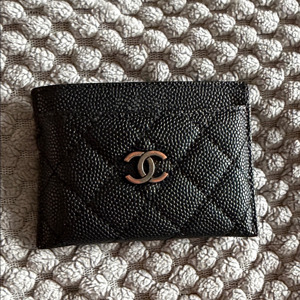 CHANEL Black Textured Quilted card holder